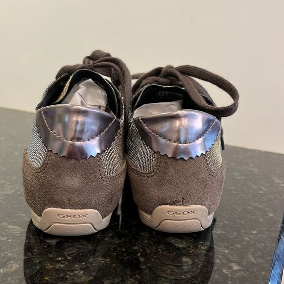Women’s Geox Respira Brown Suede Sparkle Shoe with laces. Size 6. - Picture 5 of 8